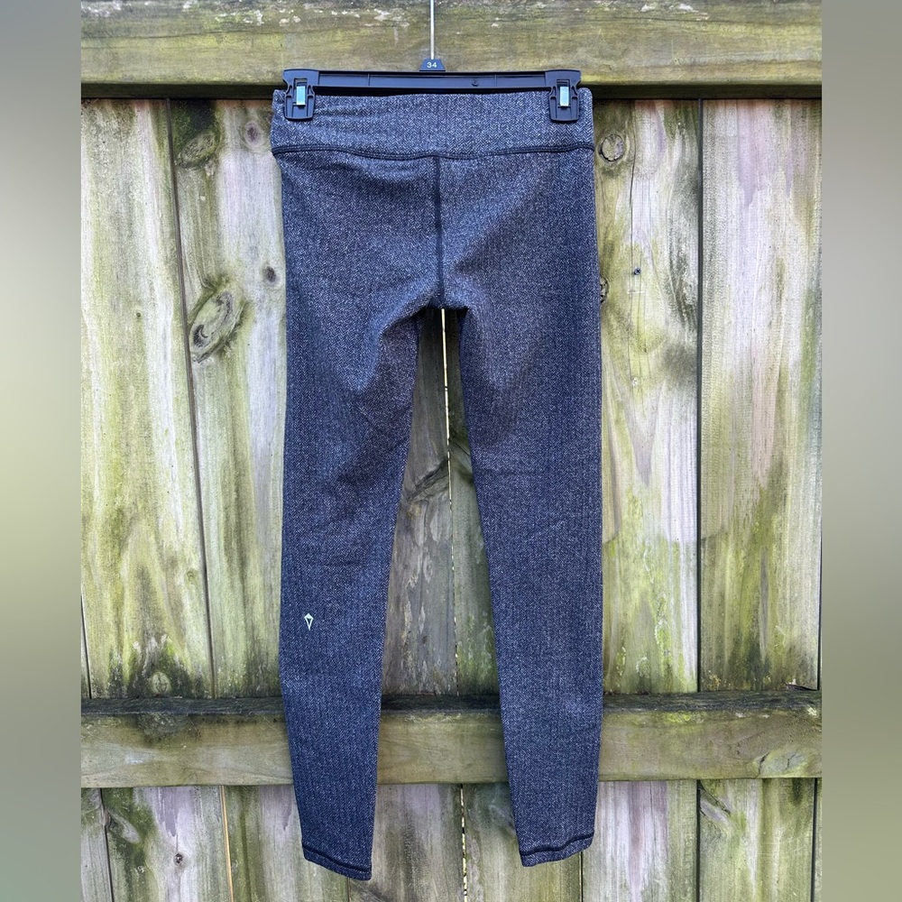 Ivivva Rhythmic Tight Scattered‎ Herringbone Gray Size 12 - Picture 10 of 13